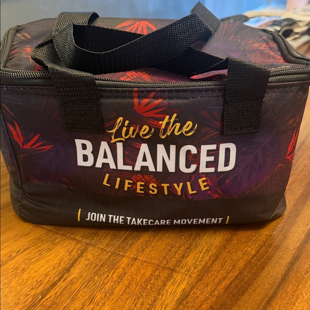 Set of 2 Live the Balanced Lifestyle Black insulated lunch Bag